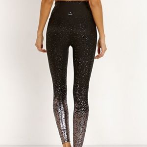 Beyond Yoga Alloy Ombre High Waisted Midi Legging Black Gunmetal